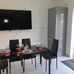 Large 4Bed House Up To 7Beds Parking Slough Train Station