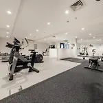 1 Bed Apartment With Parking & Gym