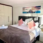 Greenfield\'S Halkingcroft Home - Modern 3-Bedroom House In Langley, Sl3 7Bb