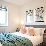 Luxe One Bedroom With Balcony