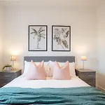 Luxe One Bedroom With Balcony
