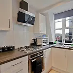 Central Slough -Double Bed & 1 Sofa Bed, - Transport Links