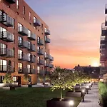 One Bed Modern Flat With Terrace
