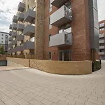 Sophisticated Apartment With Parking Central Slough