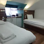Heathrow-Windsor Guest House