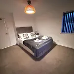 Luxury One-Bedroom House With Free Parking