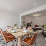Chic And Comfy 4 Bedroom Stay Baylis Road