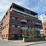 Free Parking & Gym, 1 Bed - 10 Min From Slough Station