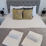 Brickfield Court Serviced Apartment By Ferndale