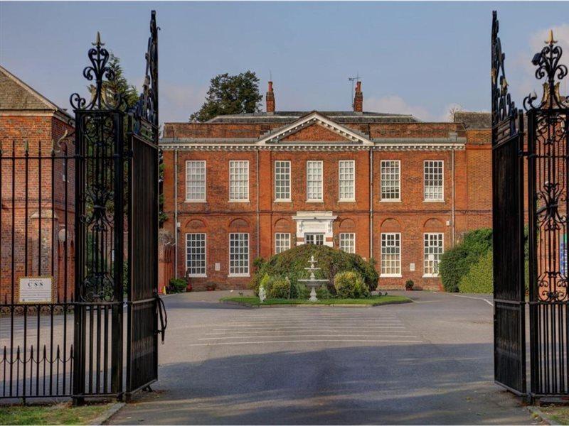 Baylis House Hotel