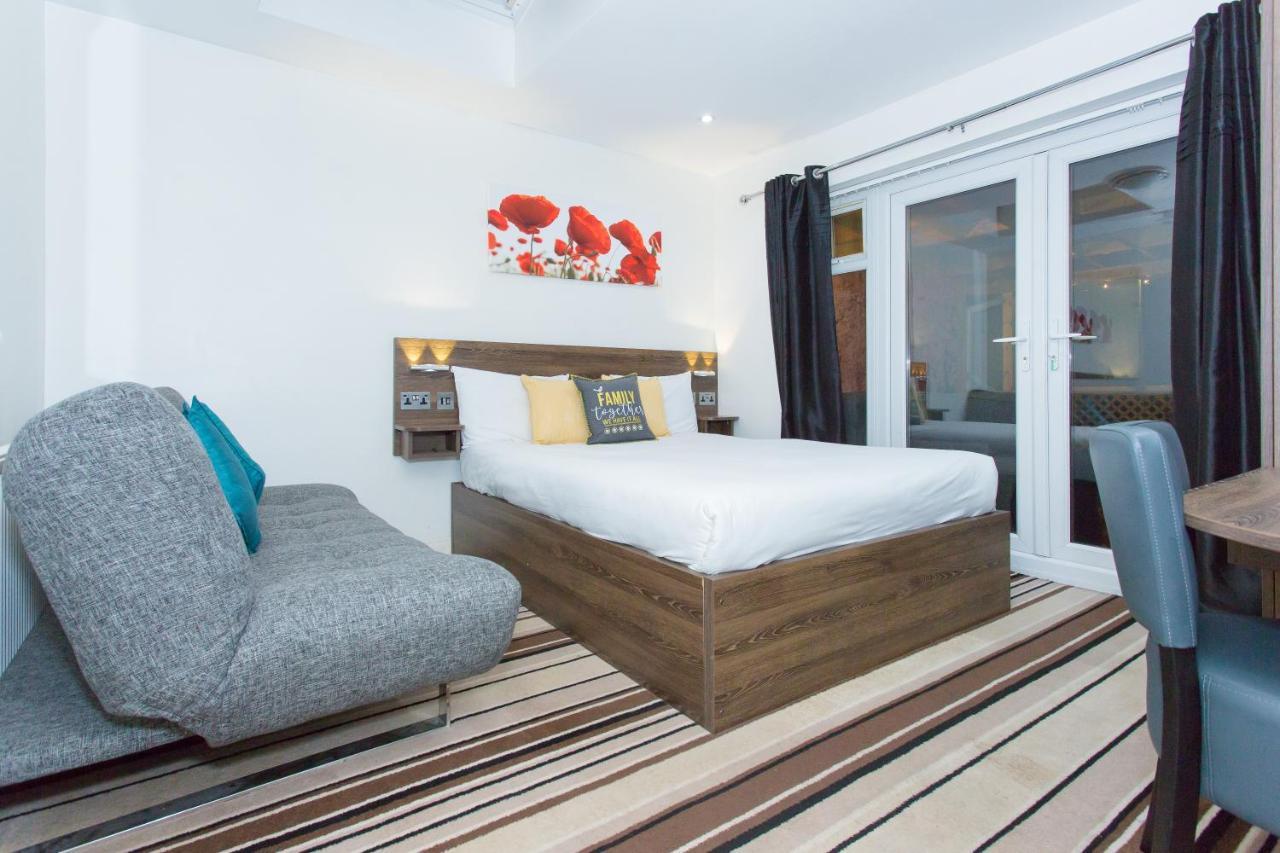 Guest house Langley Nr Pinewood Slough