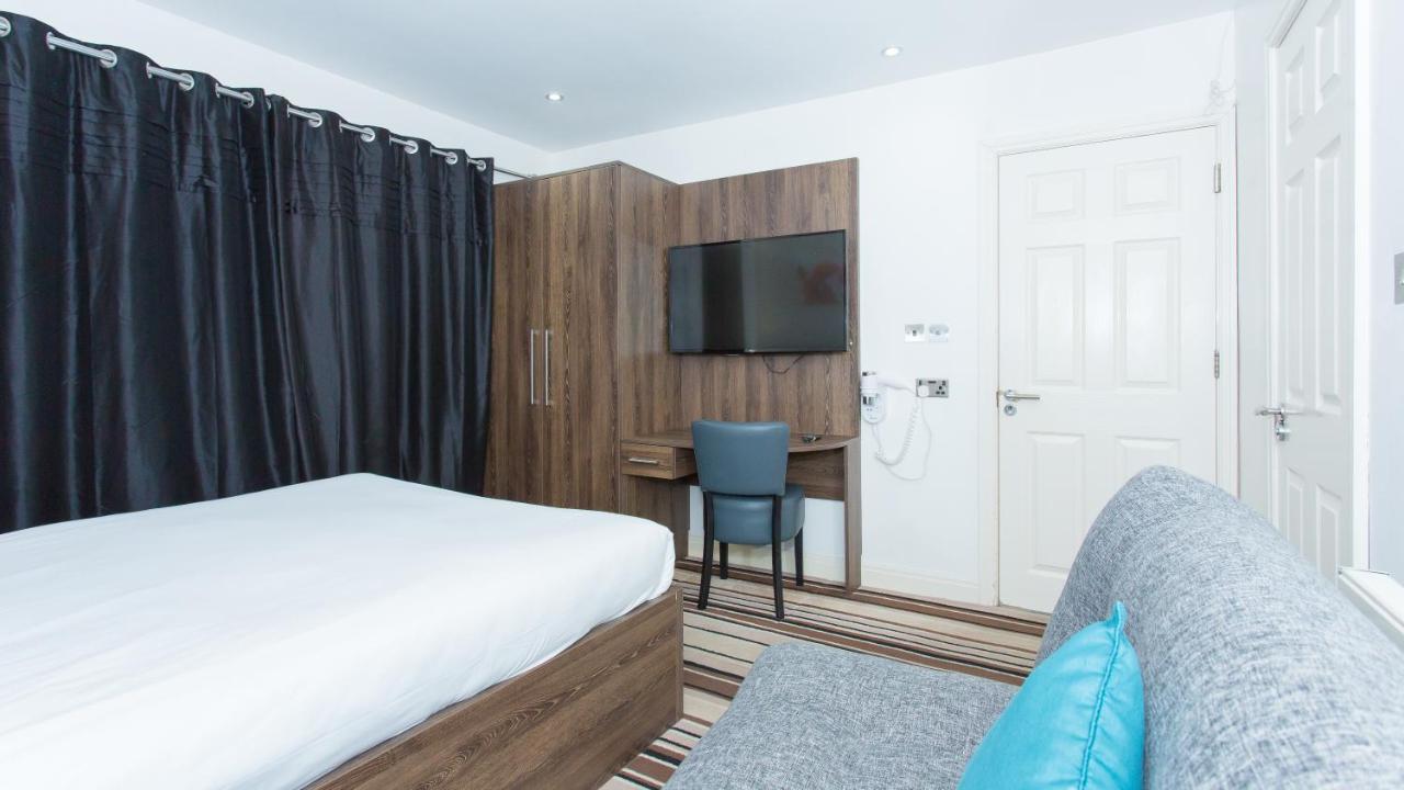 Langley Nr Pinewood Guest house