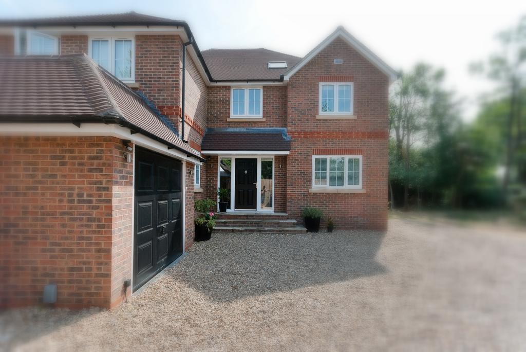 Ascots House 4* Slough