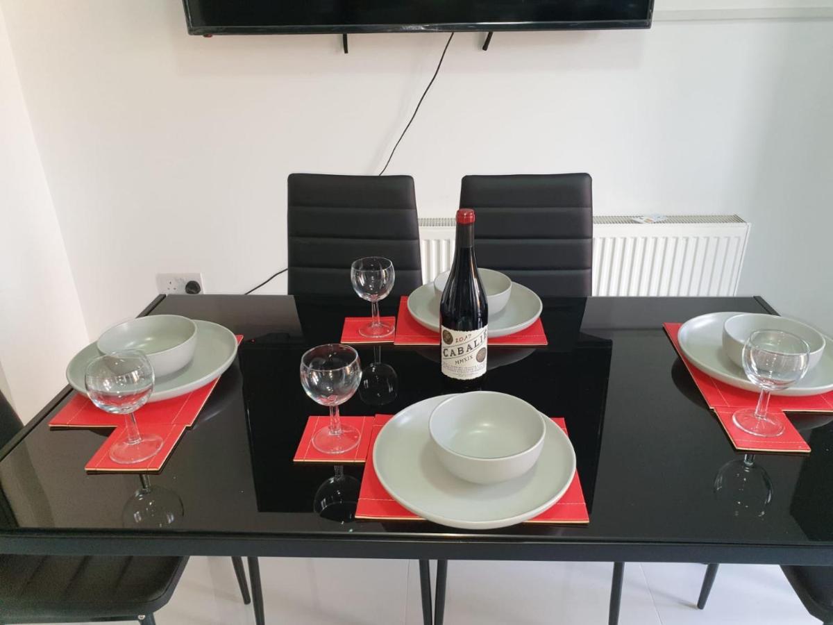 Apartment Large 4bed House Up To 7beds Parking Train Station Slough