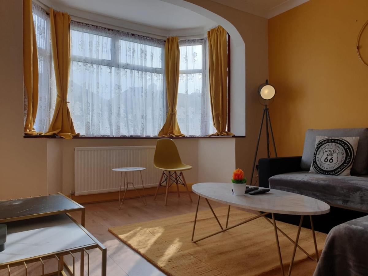 Apartment Large 4bed House Up To 7beds Parking Train Station Slough