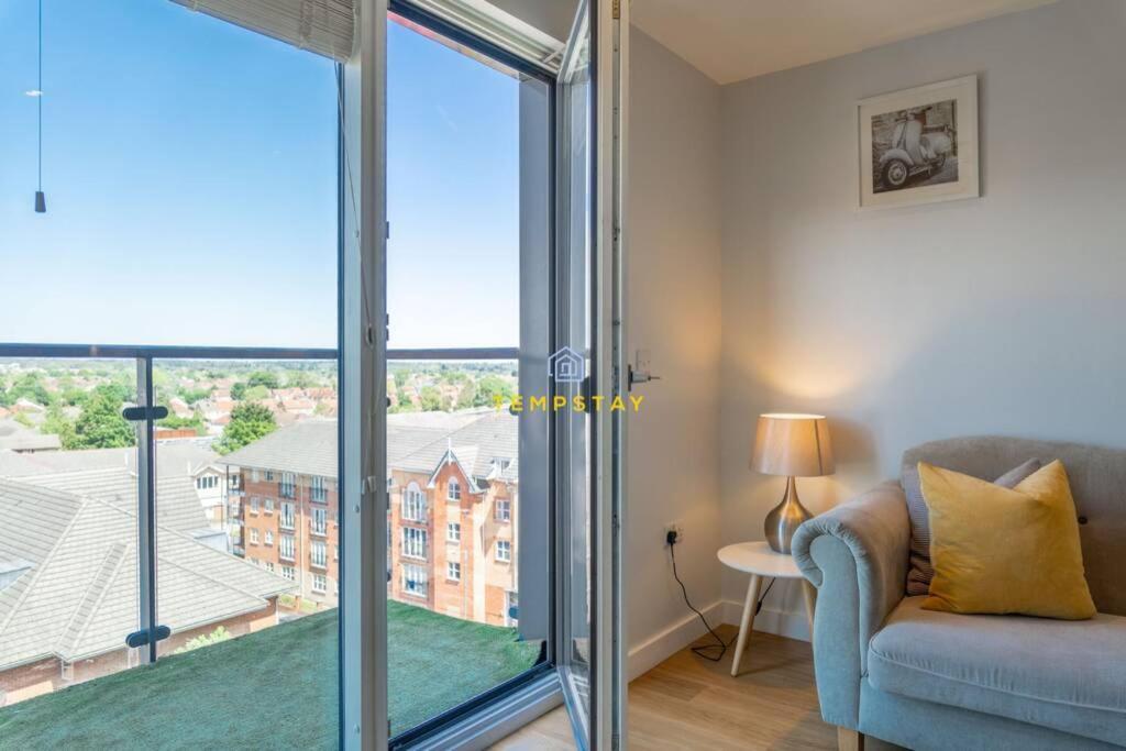 Apartment London In 15 Mins! Stylish Near Heathrow *
