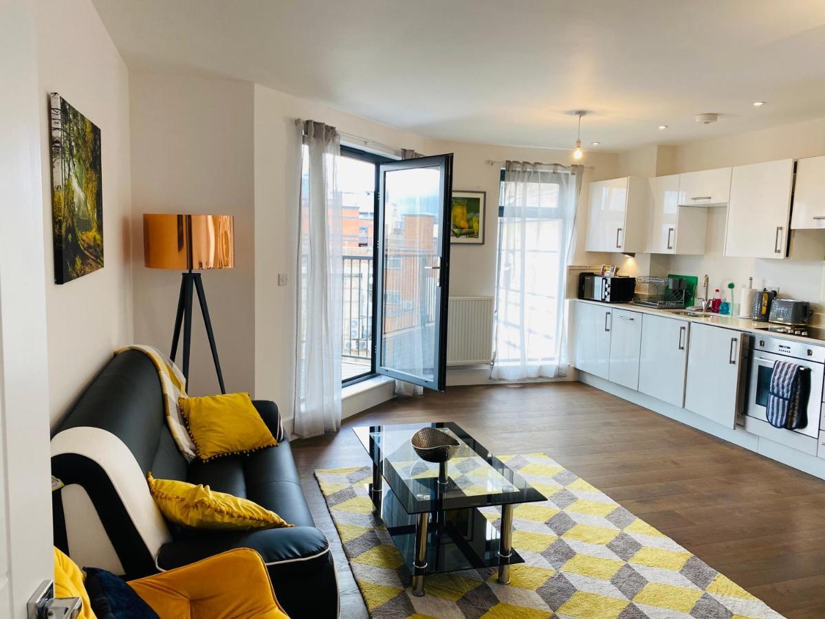 **new** Divine High Street 2 Bed Apartamento Slough