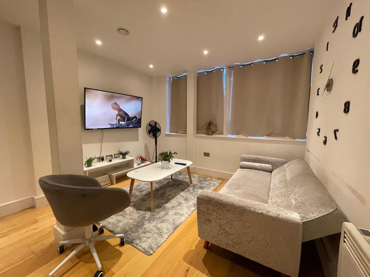 Lovely One Bedroom In Town Apartamento