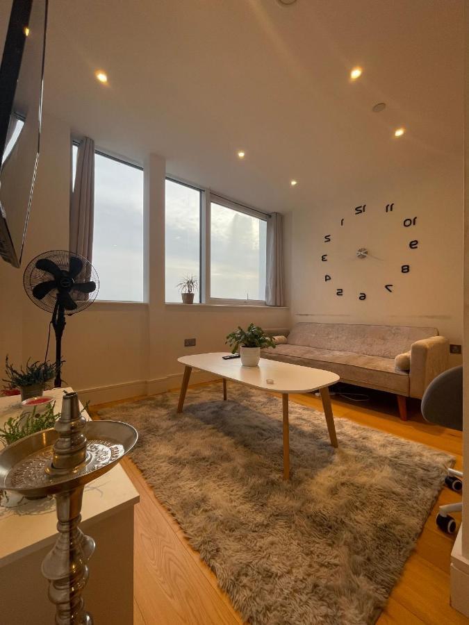 Lovely One Bedroom In Town Apartamento