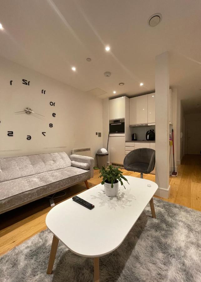 Apartamento Lovely One Bedroom In Town *
