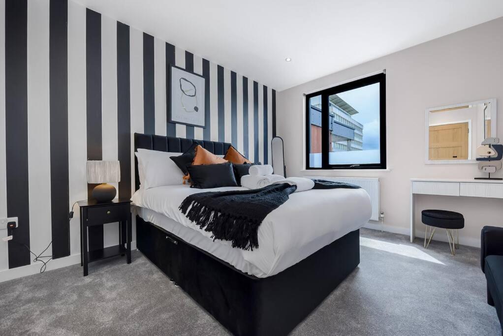 Apartment Monochrome Vibes 2br Relaxing Moments *