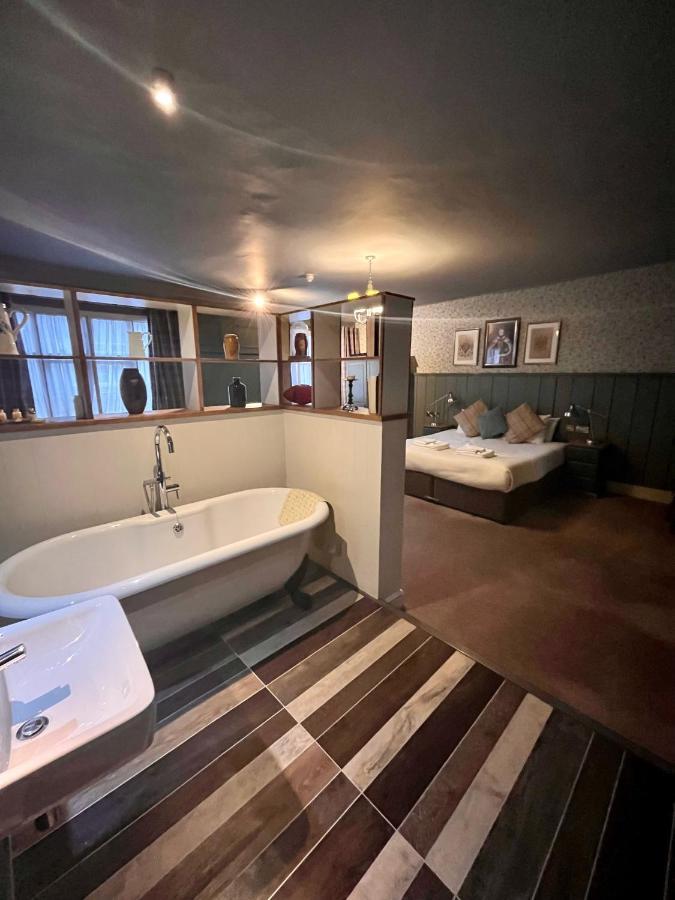 Inn The Ostrich Colnbrook London Heathrow Slough