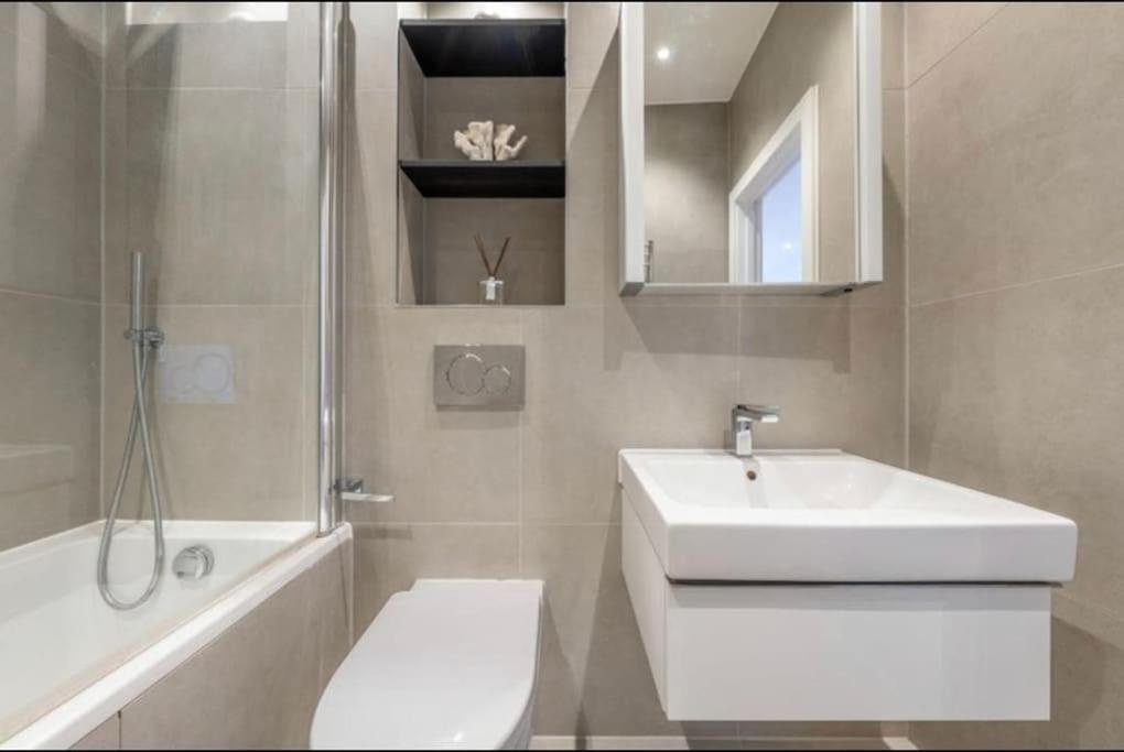 1 Bed With Parking & Gym