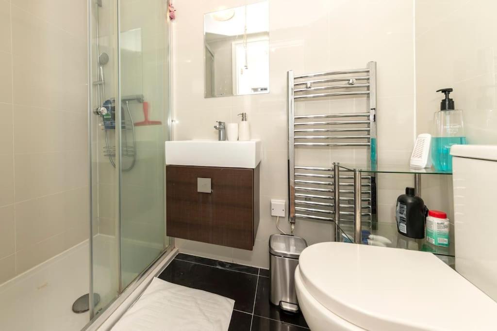 Greenfield's Halkingcroft - Modern 3-bedroom House In Langley, Sl3 7bb * Slough
