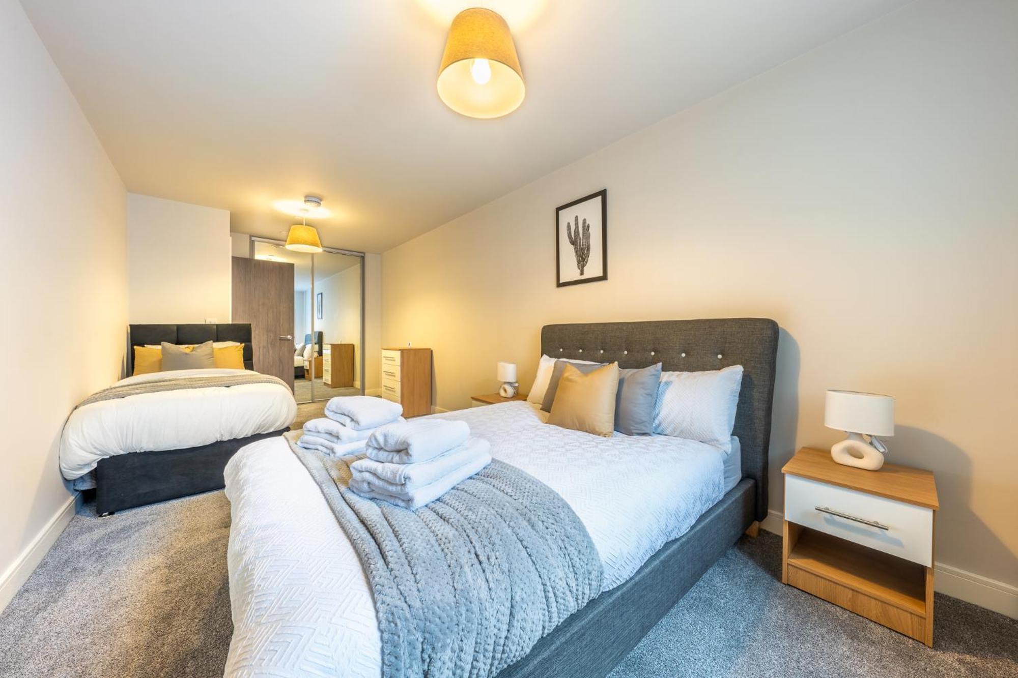 Lovely 1-bed In With Free Parking Apartment