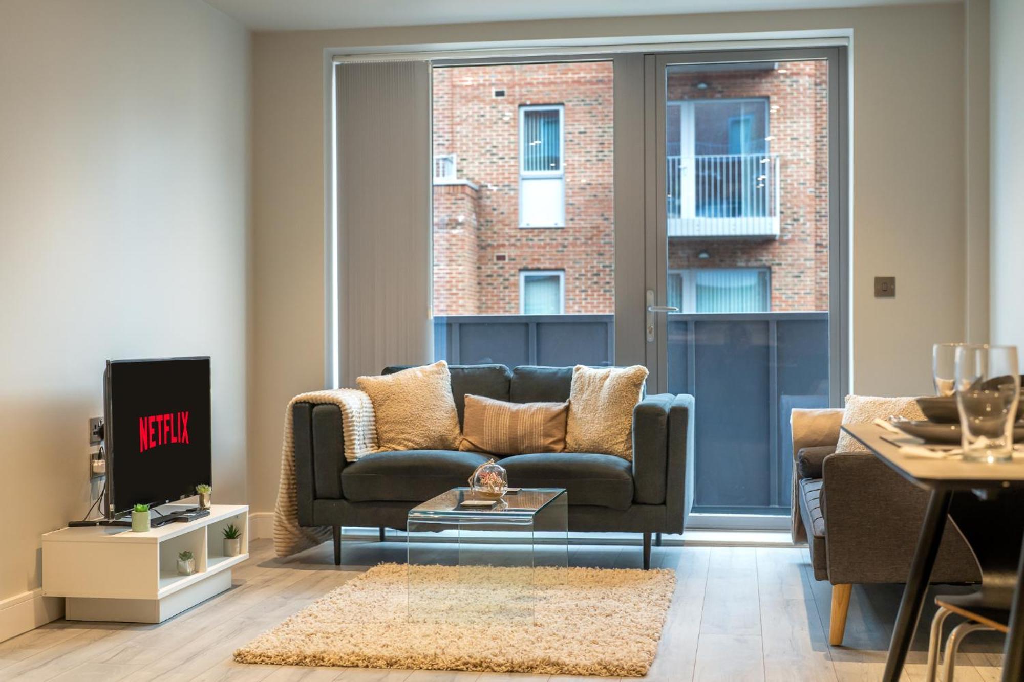 Apartment Lovely 1-bed In With Free Parking *
