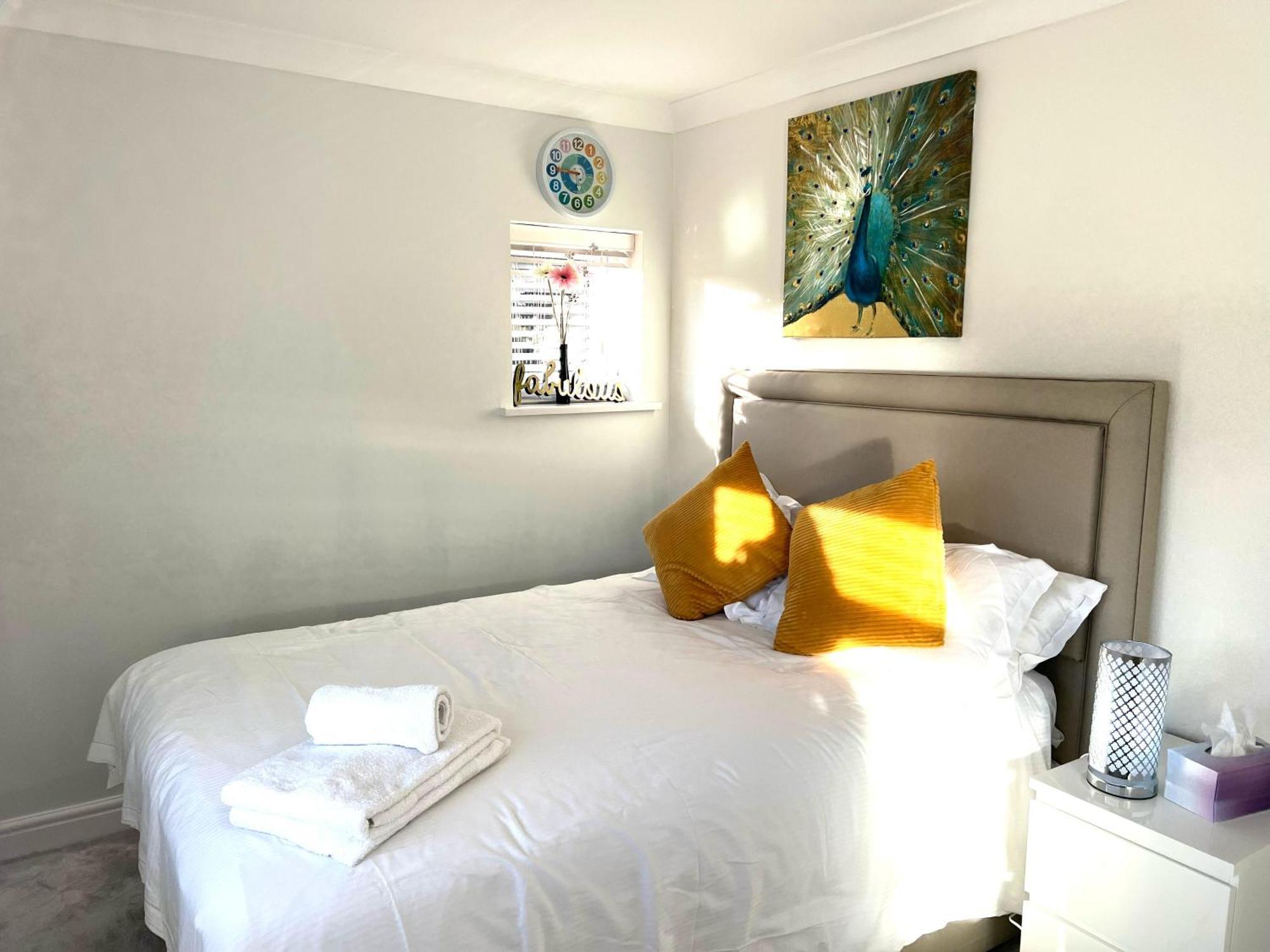 Holiday home Greenfield's Halkingcroft - Modern 3-bedroom House In Langley, Sl3 7bb Slough