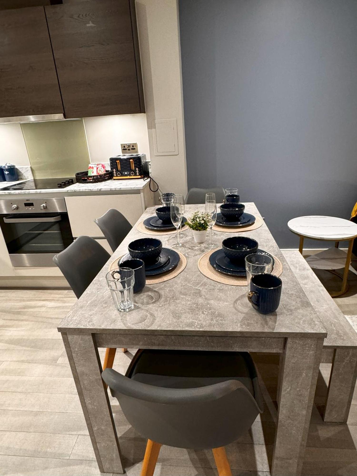 Apartamento Bright & Spacious-secured Flat Near Station
