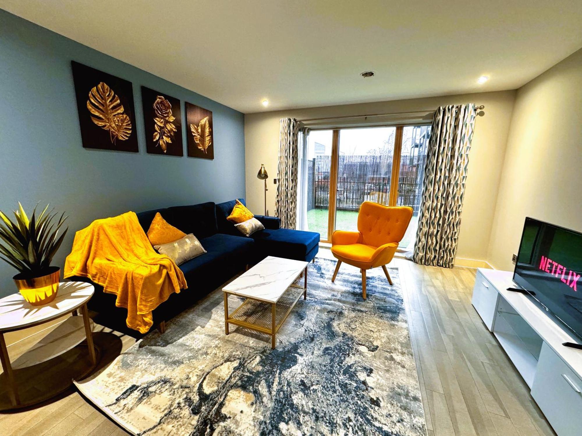 Bright & Spacious-secured Flat Near Station Apartamento Slough