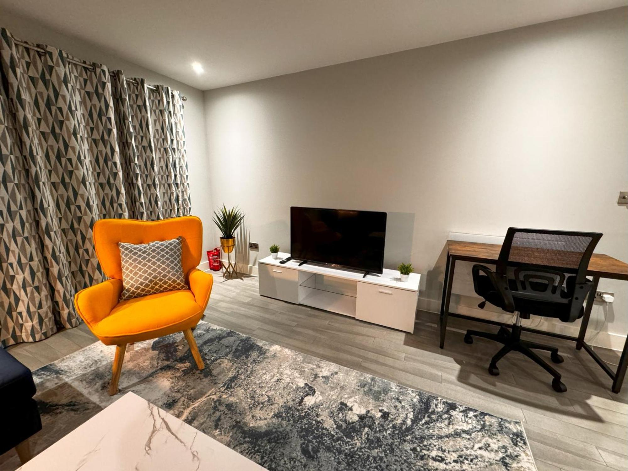 Apartamento Bright & Spacious-secured Flat Near Station
