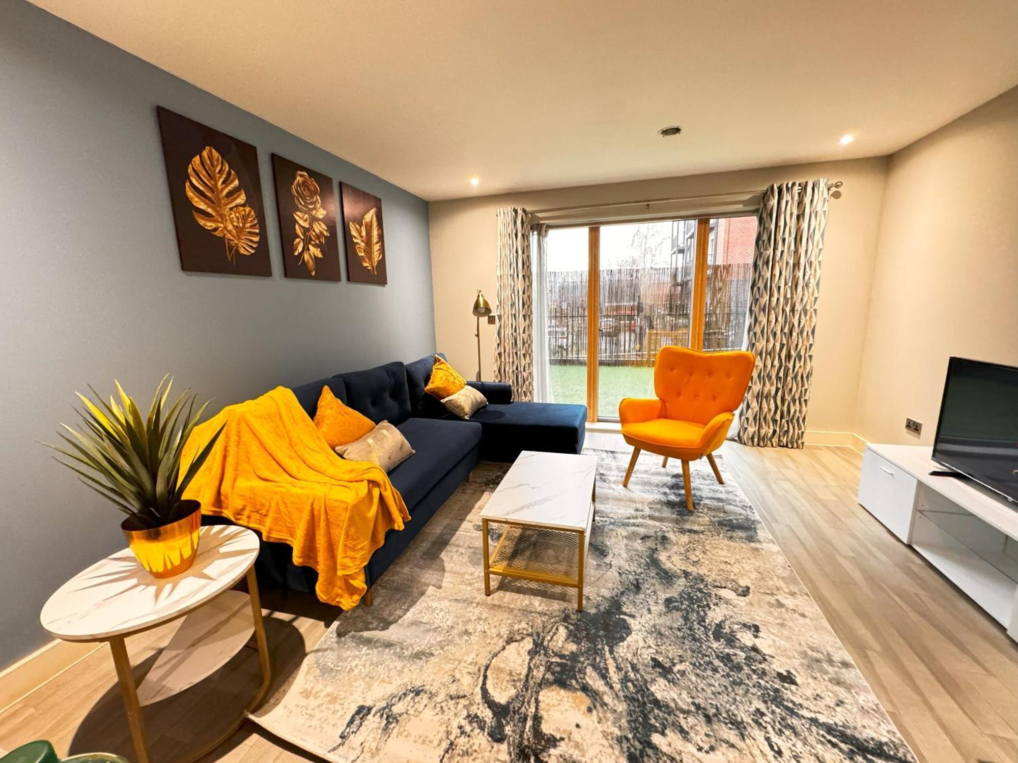 Bright & Spacious-secured Flat Near Station Apartamento *