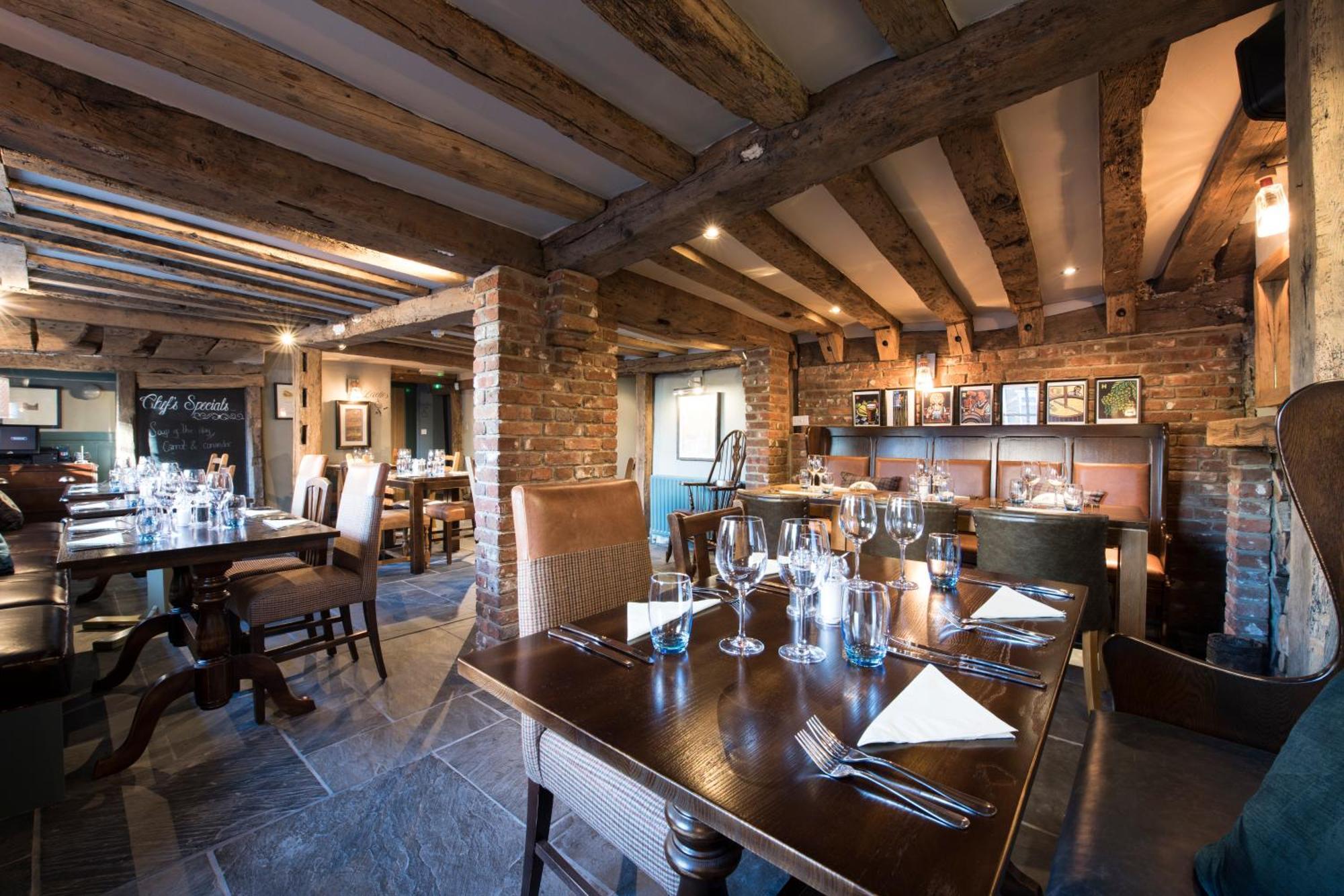 The Ostrich Colnbrook London Heathrow