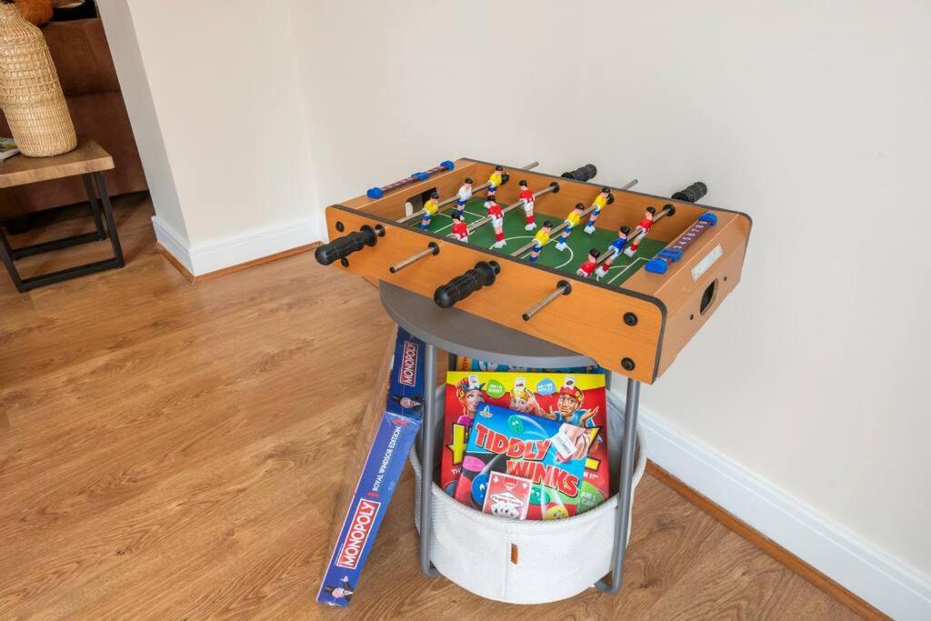 Radiant Retreat Ideal For Legoland, Windsor, & Lhr Holiday home Slough