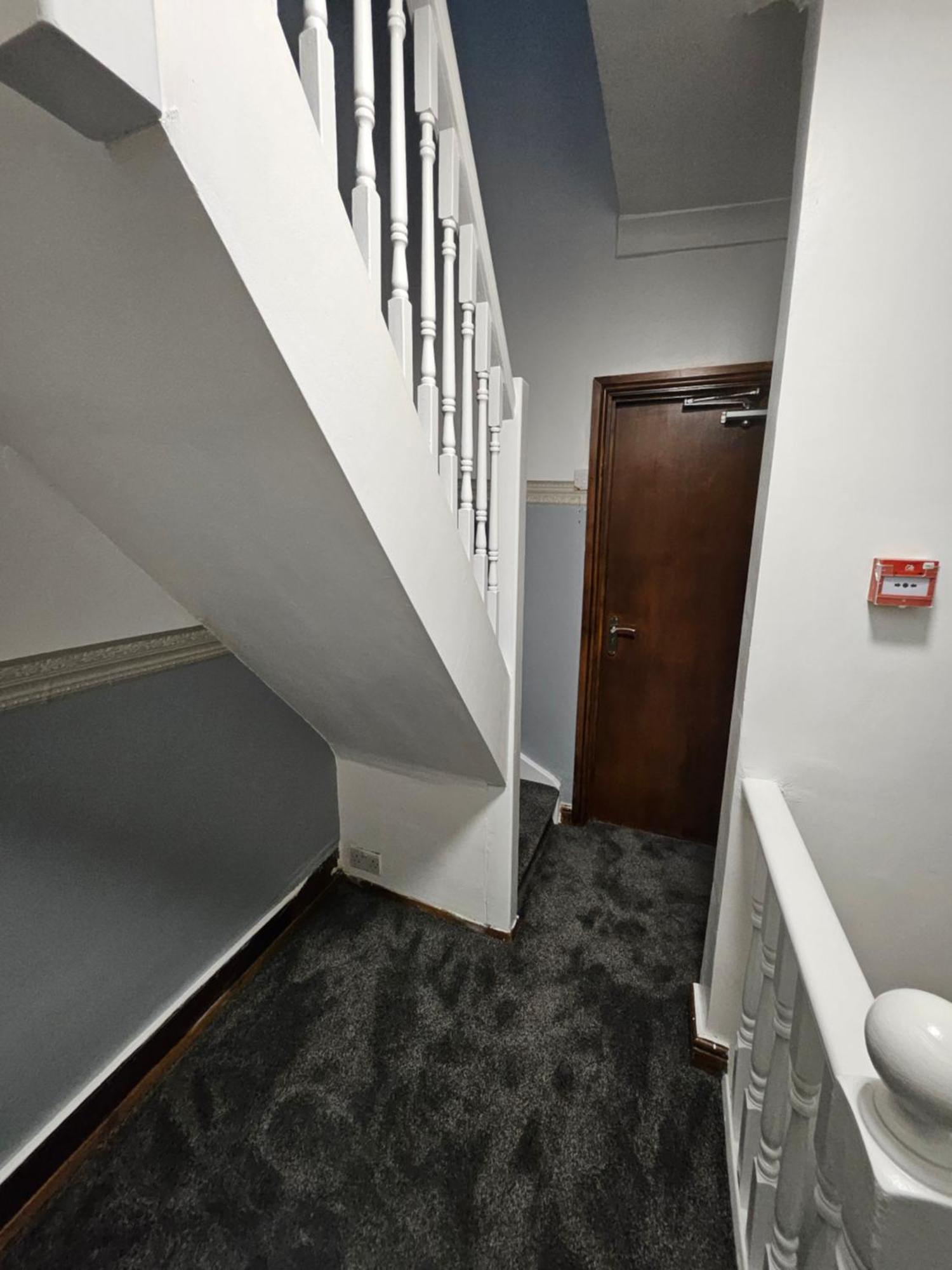 Holiday home 6 Bedrooms Legoland Windsor Heathrow Sleep 10 *