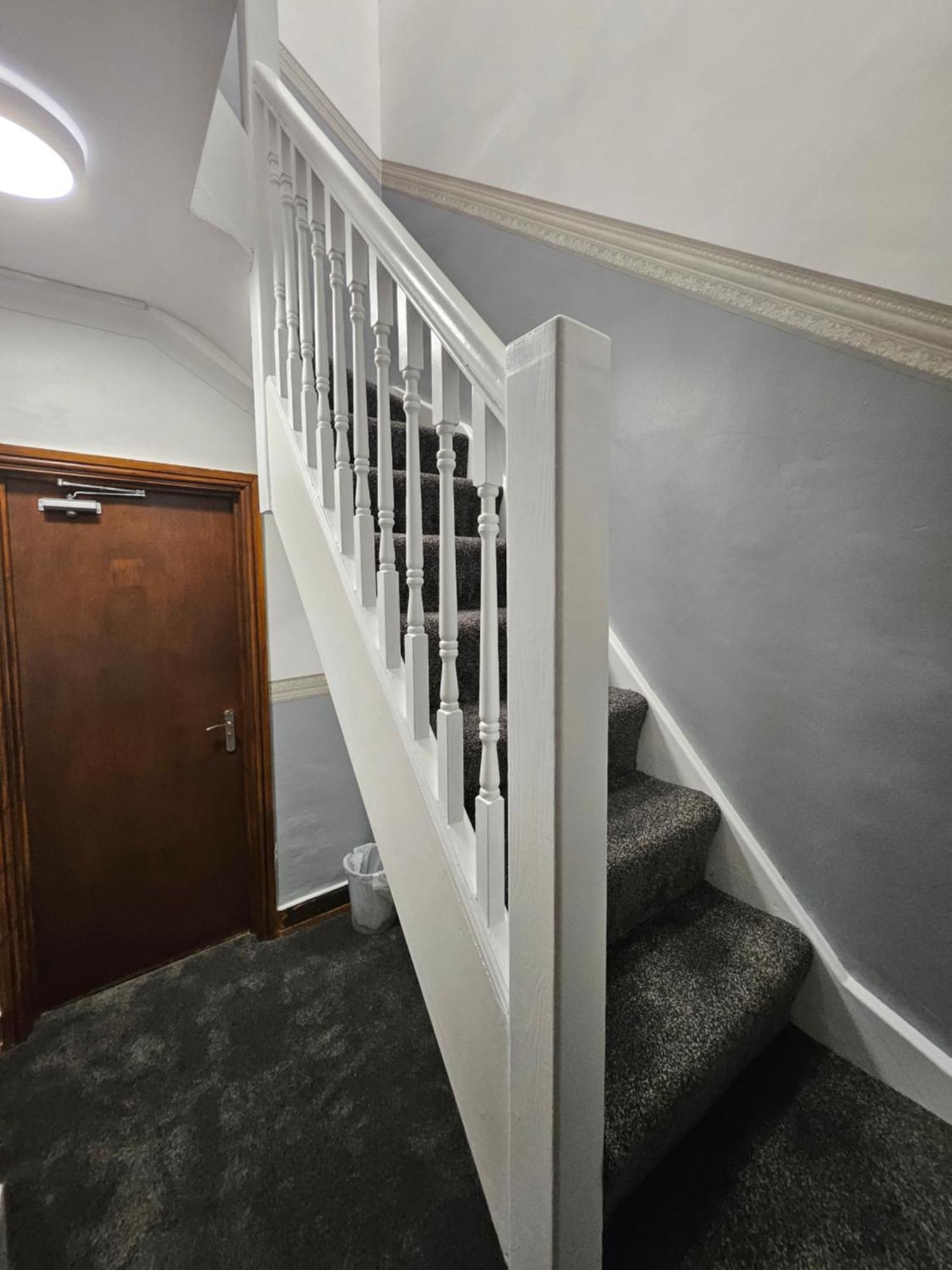 6 Bedrooms Legoland Windsor Heathrow Sleep 10 Slough