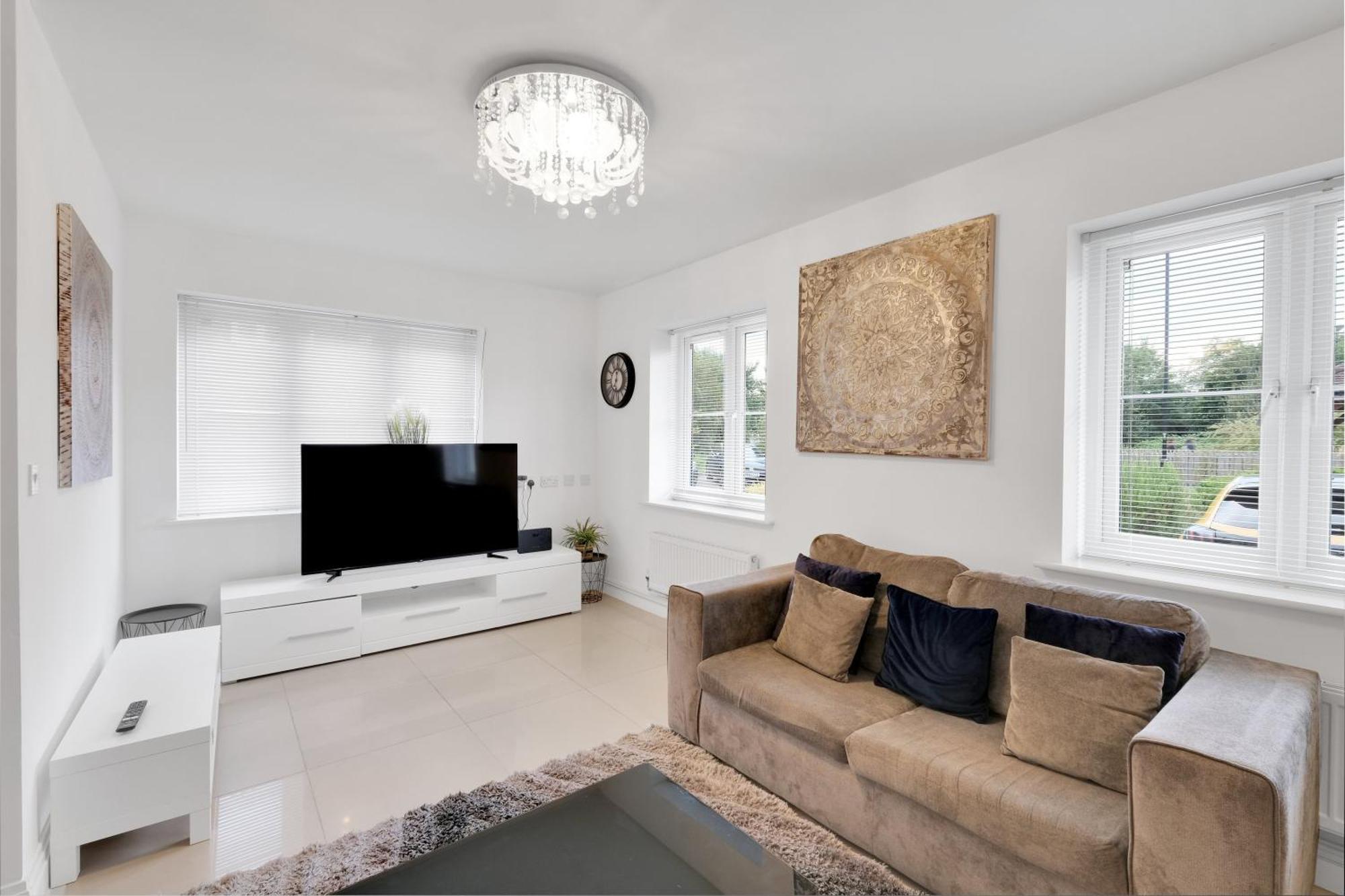 Apartamento Foxherne 6 Bedroom 3bath Serviced House 18 With Parking - Slough