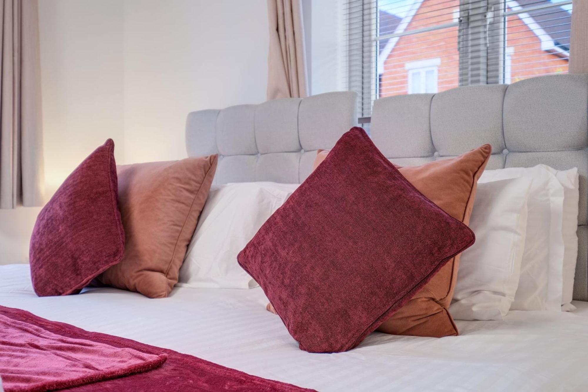 Foxherne 6 Bedroom 3bath Serviced House 18 With Parking - Apartamento *