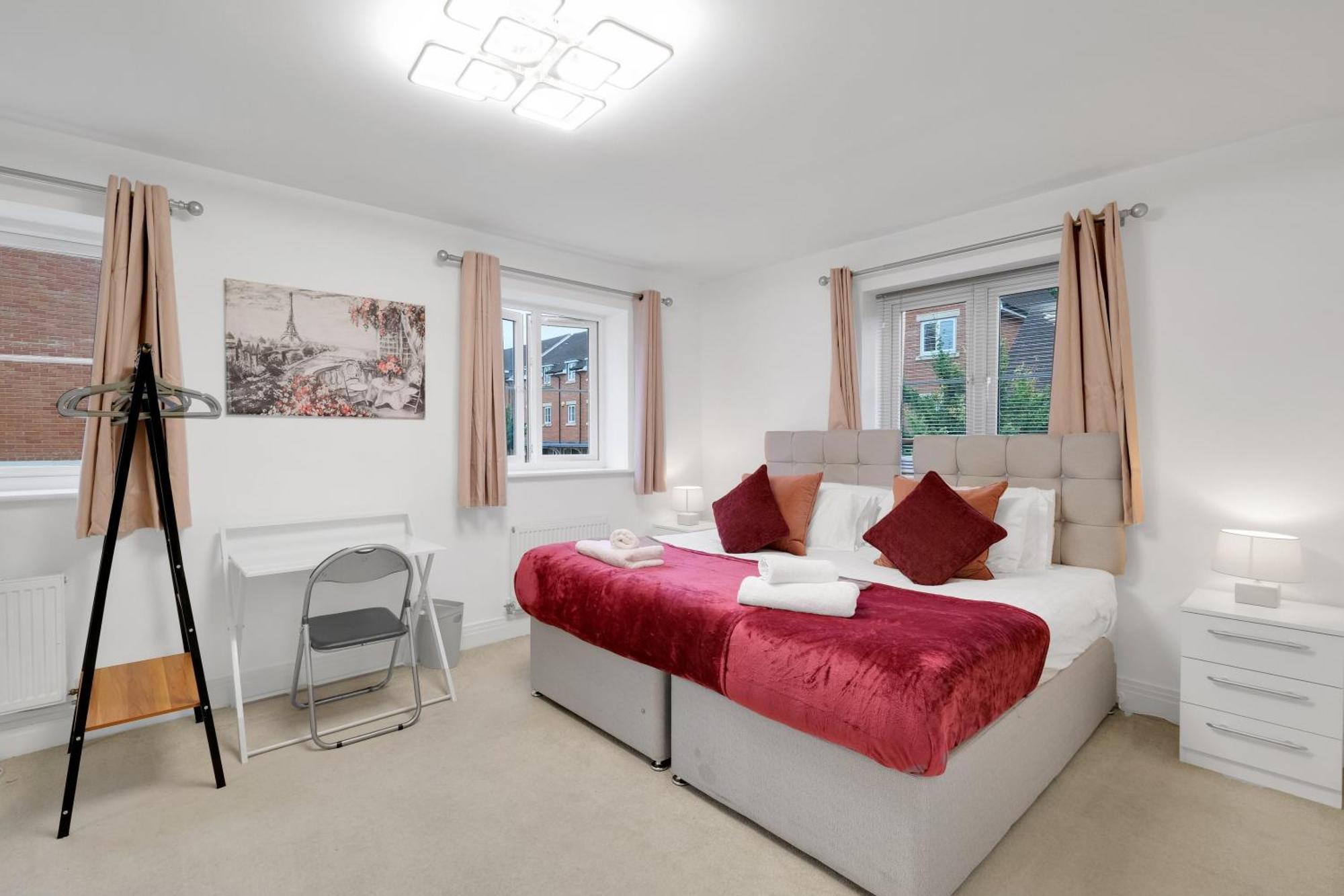 Foxherne 6 Bedroom 3bath Serviced House 18 With Parking - Apartamento