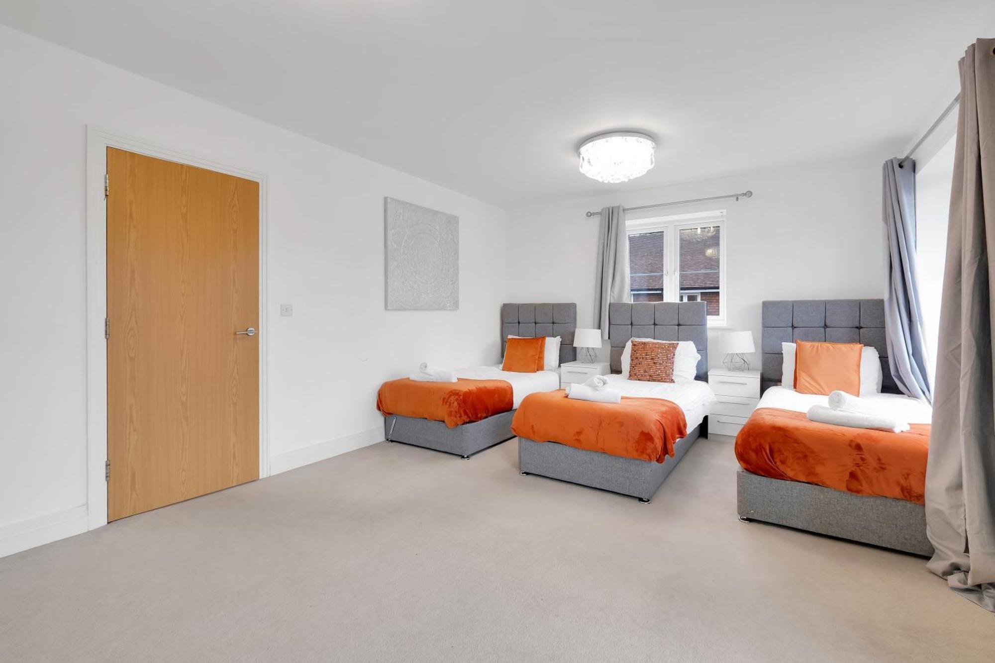 Apartamento Foxherne 6 Bedroom 3bath Serviced House 18 With Parking - *