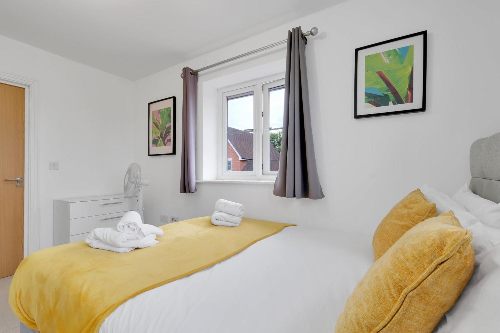 Apartamento Foxherne 6 Bedroom 3bath Serviced House 18 With Parking - Slough