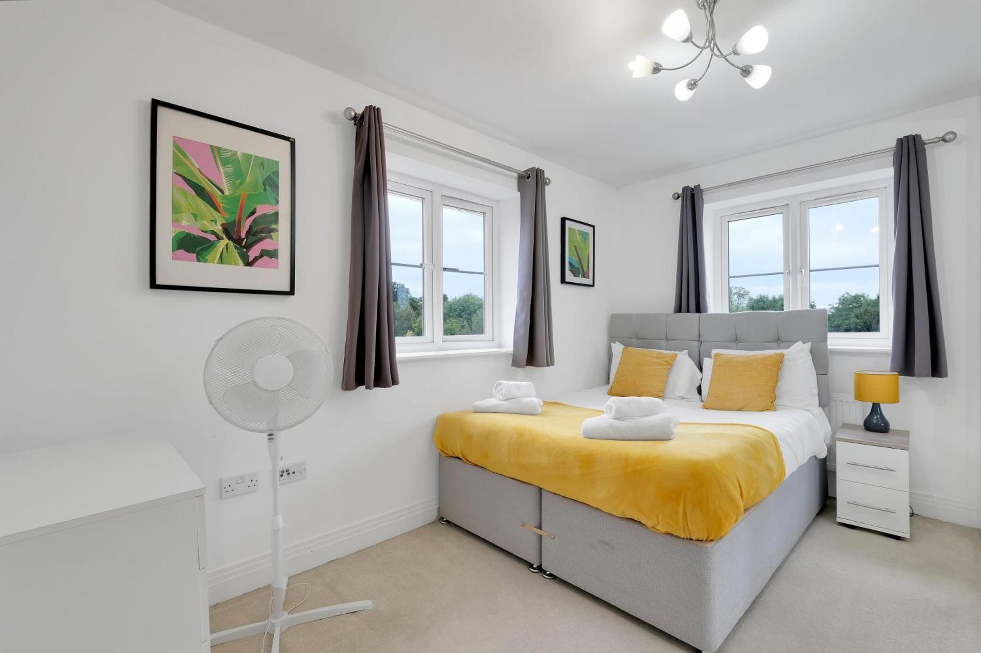 Foxherne 6 Bedroom 3bath Serviced House 18 With Parking - Apartamento *