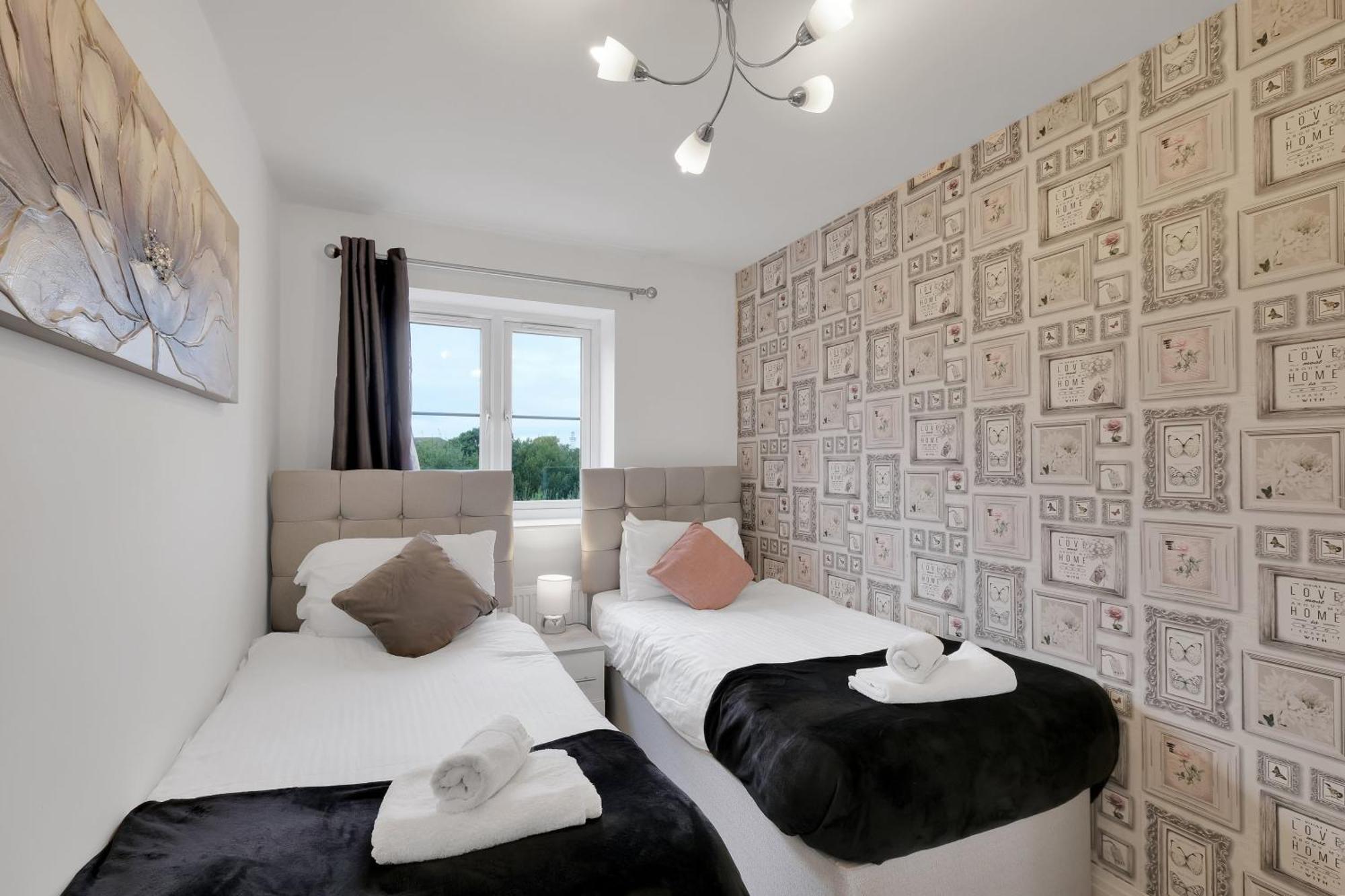 Foxherne 6 Bedroom 3bath Serviced House 18 With Parking - Apartamento