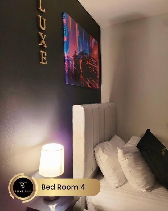Luxurious 4-bedroom House, Near Heathrow Terminal 4 Slough