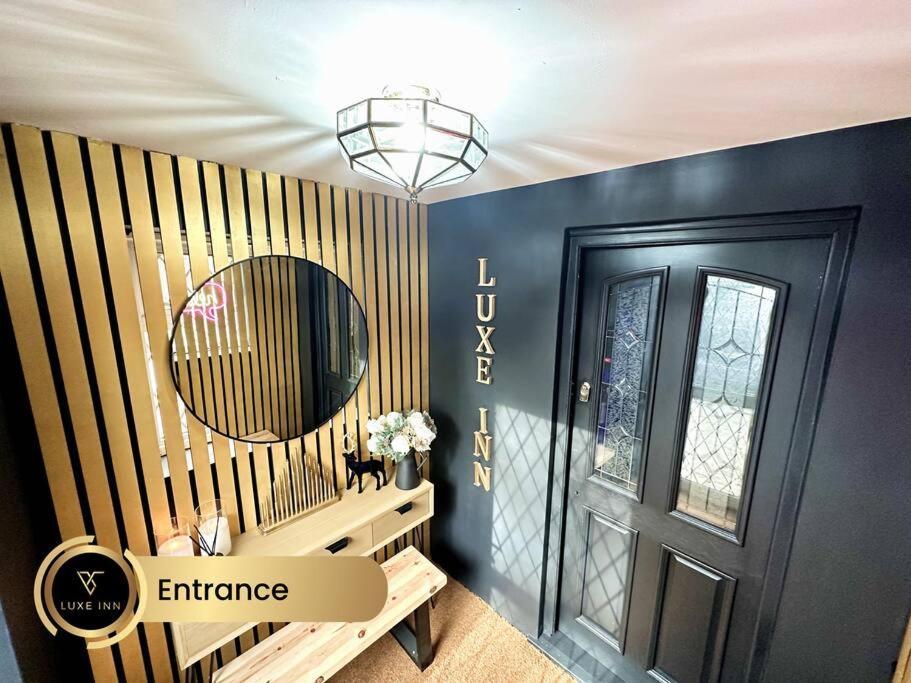 Luxurious 4-bedroom House, Near Heathrow Terminal 4 Villa Slough