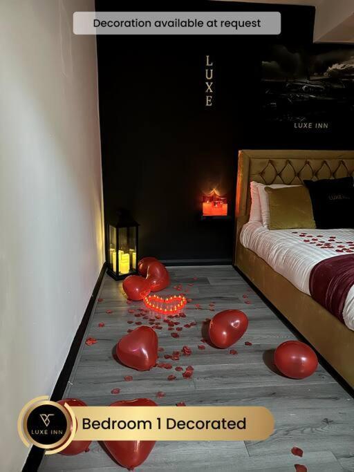 Villa Luxurious 4-bedroom House, Near Heathrow Terminal 4 *