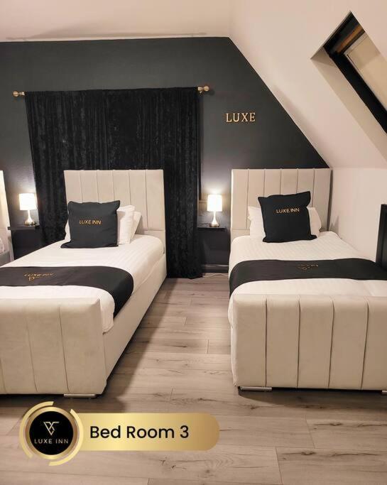 Luxurious 4-bedroom House, Near Heathrow Terminal 4 Villa Slough